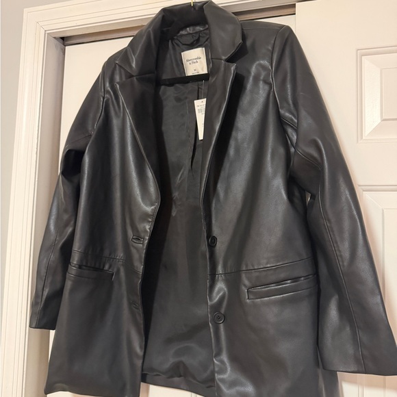 Abercrombie & Fitch Vegan Leather Blazer - Picture 6 of 8